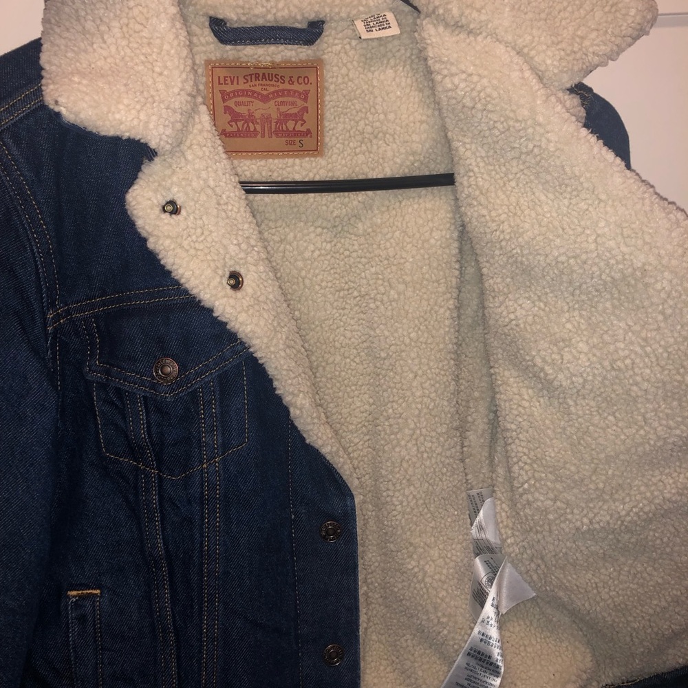 Levi’s denim jacket shearling lining.